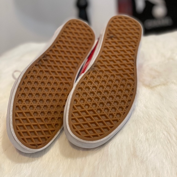 Vans - Picture 3 of 6